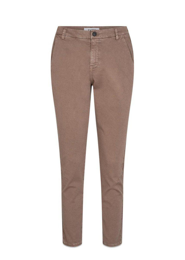 Ivy Copenhagens Karmey Chino Color - Dusty Taupe. Køb bukser her.