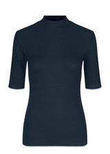Modströms Krown t-shirt - Navy Night. Køb t-shirts her.
