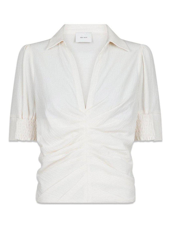 Neo Noirs Lola Blouse - Off White. Køb blouses her.