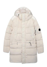 C.P. Companys Long Jacket - Puffer - Sandshell. Køb overtøj her.