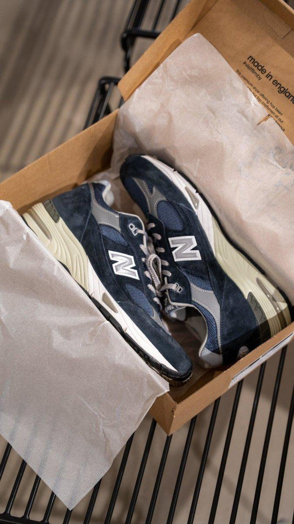 New Balances M991NV - Navy - Sneakers. Køb sneakers her.