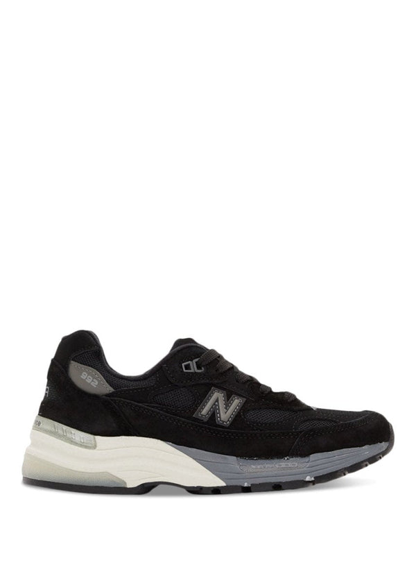 New Balances M992BL - Black/Grey - Sneakers. Køb sko her.