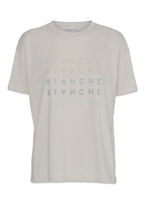 BLANCHE's Main Logo Logo - White Sand. Køb t-shirts her.