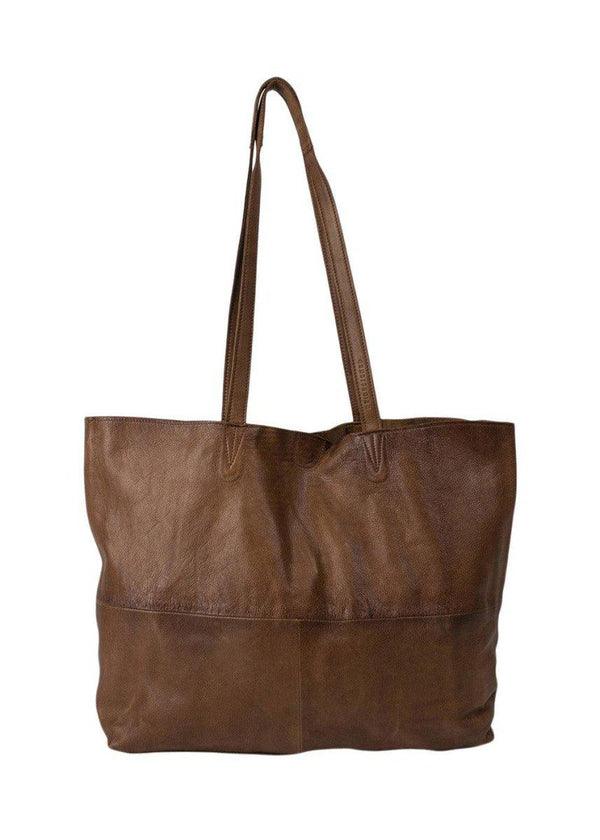 RE:DESIGNED BY DIXIE's Marlo Urban - Walnut. Køb bags her.