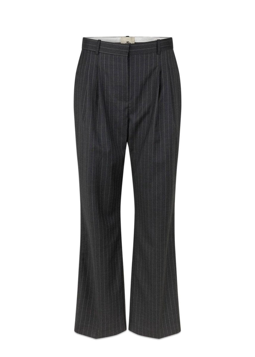 The Garments Marseille Pants - Grey Pinstripe. Køb bukser her.