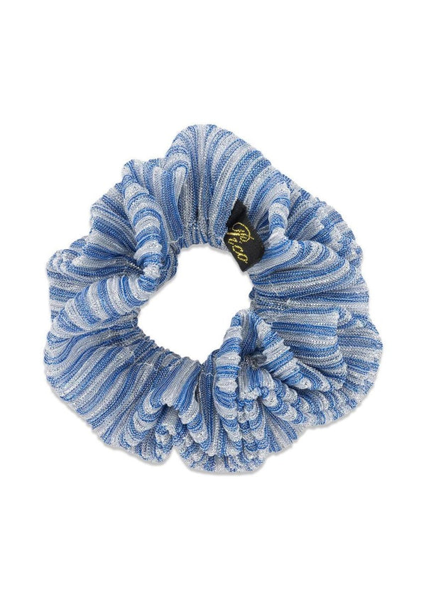 PICO's Metallic Flaese Scrunchie - Stripe Denim. Køb håraccessories her.