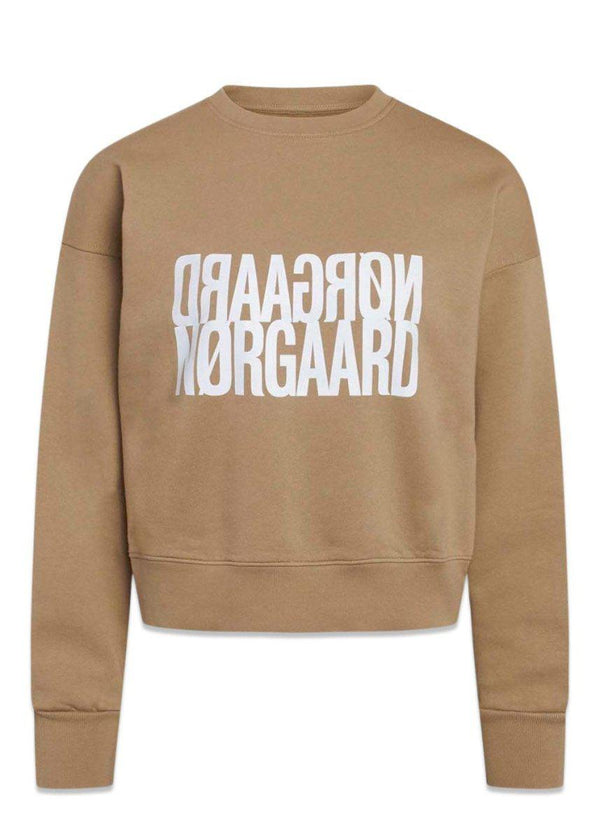 Mads Nørgaards Organic Sweat Tilvina P - Warm Beige. Køb sweatshirts her.