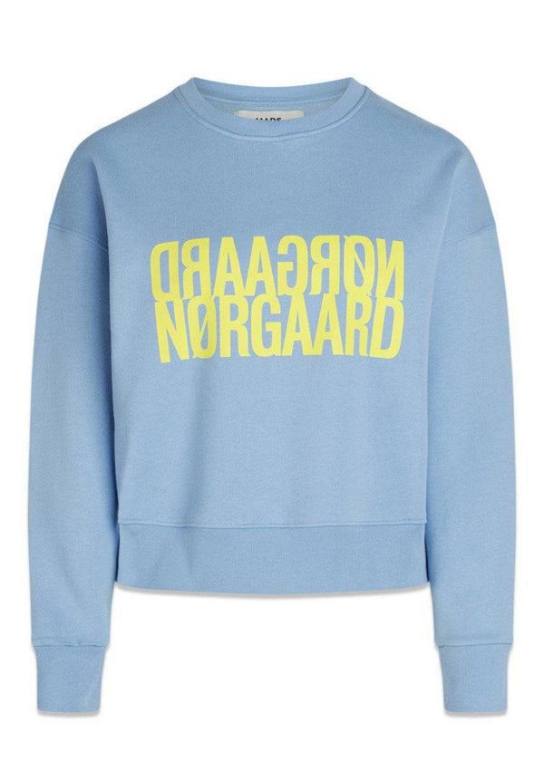 Mads Nørgaards Organic Sweat Tilvina Sweat - Della Robbia Blue. Køb sweatshirts her.