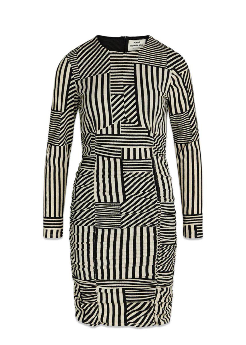 Mads Nørgaards Pollux Amelia Dress AOP - Stripe Play Aop/Black. Køb kjoler her.