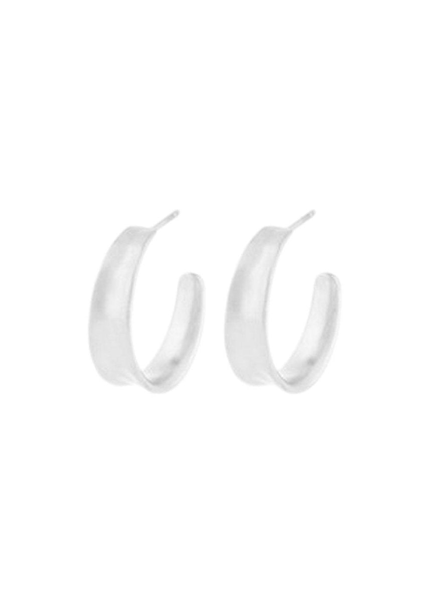 Pernille Corydons Small Saga Earrings  22 mm - Silver. Køb øreringe her.