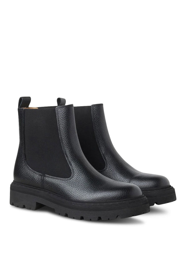Garment Projects Spike Chelsea - Black Grained. Køb støvler her.