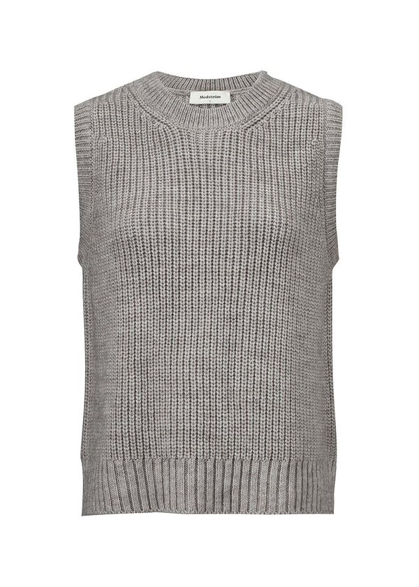 Modströms Timme vest - Light Grey Melange. Køb strik her.
