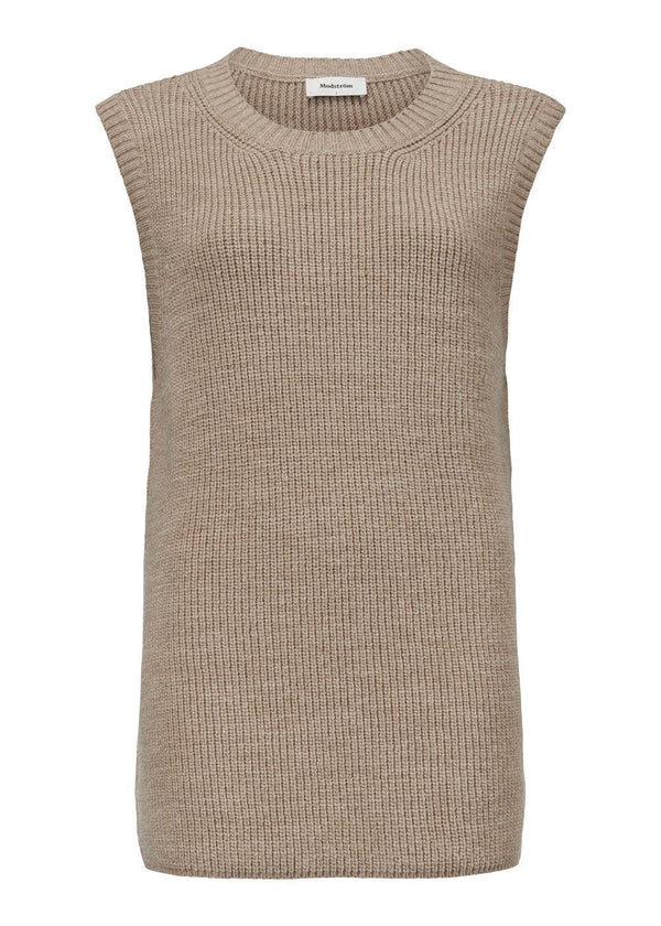 Modströms Trey vest - Powder Sand. Køb strik her.