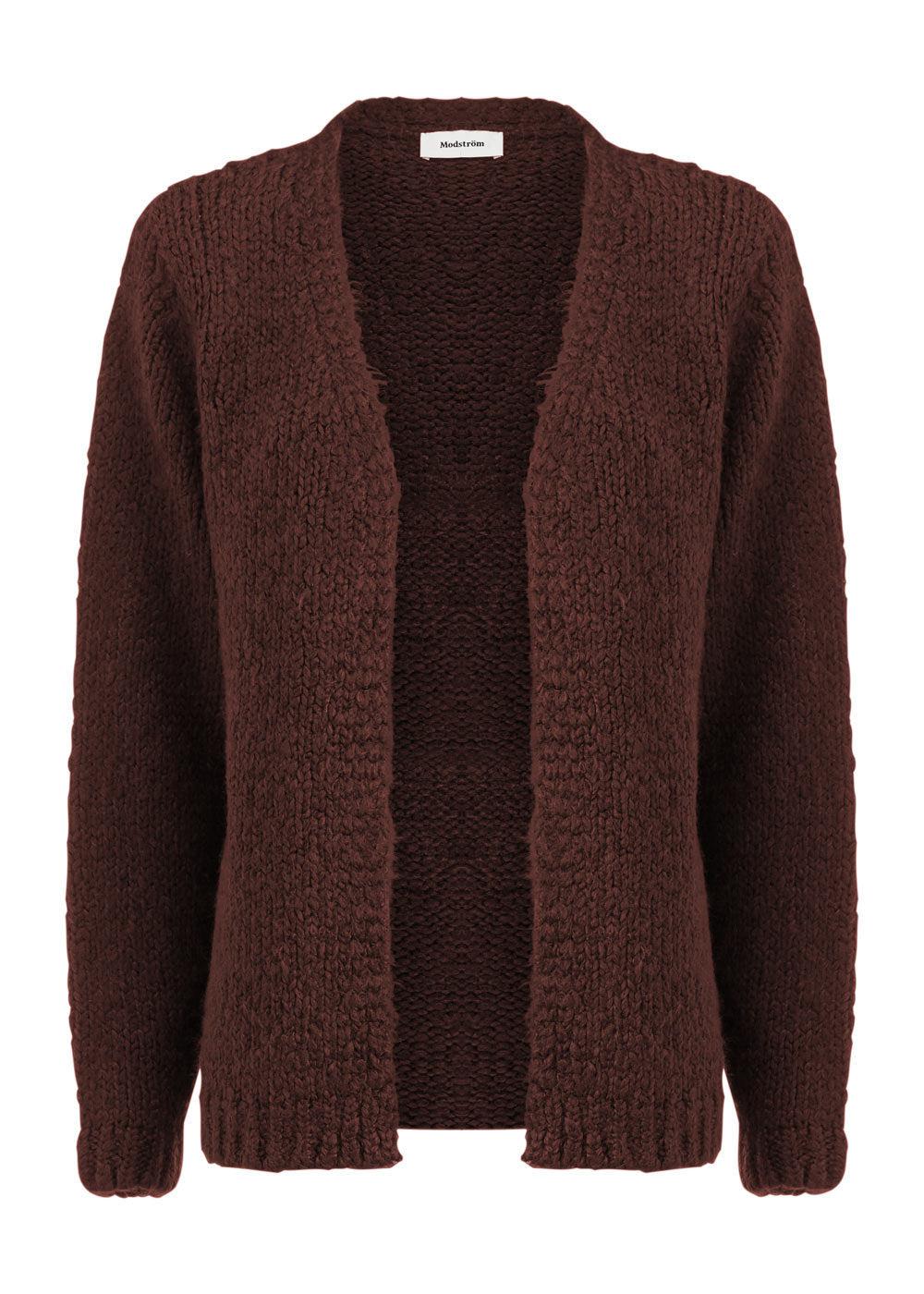 Modströms Valentia cardigan - Mocha Bisque. Køb strik her.