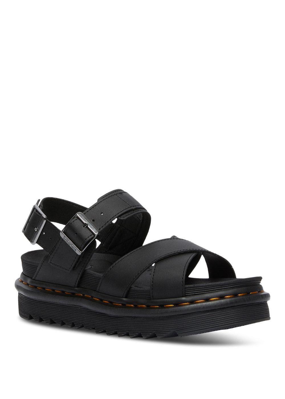 Dr. Martens' Voss Ii - Black Hydro Leather. Køb sandaler her.