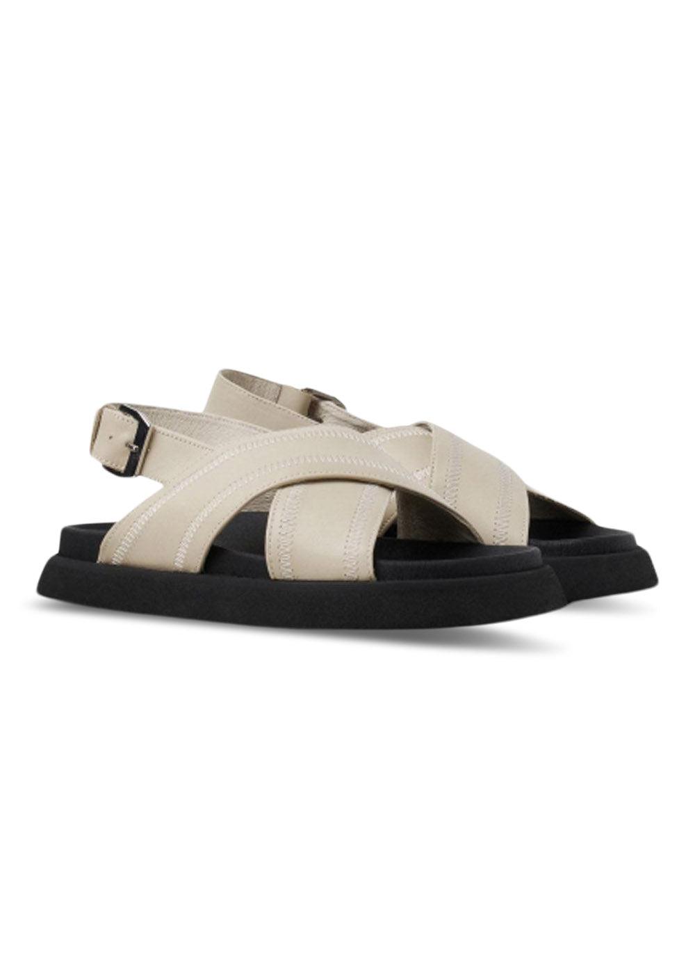 Garment Projects Yodi Stitched - Off White Leat - Off White. Køb sandaler her.
