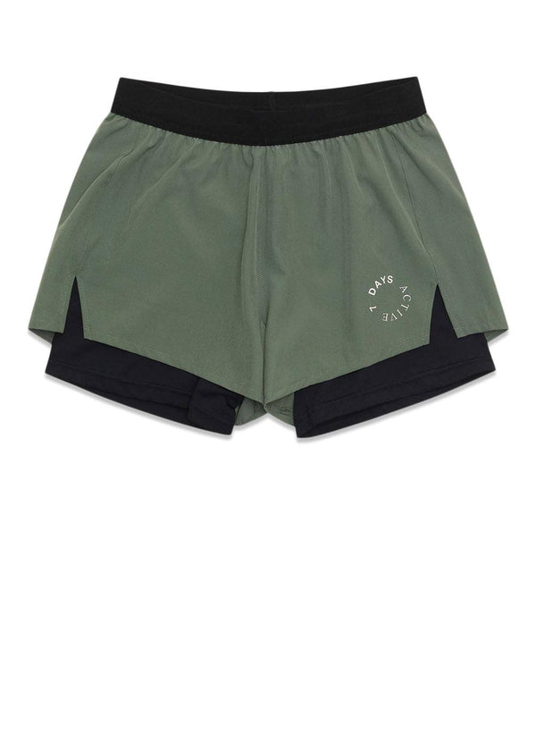 7 Days' W split shorts - Light Dust Green. Køb shorts her.